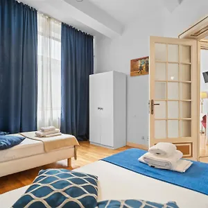 https://luxury-apartment-old-town-bucharest.bucharesthotelsnow.com